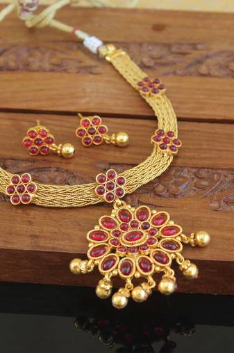Designer gold plated kempu necklace set