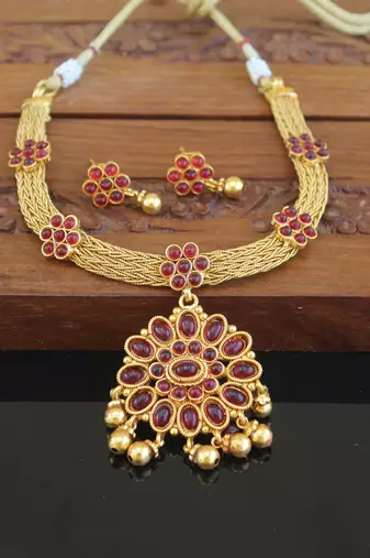 Designer gold plated kempu necklace set