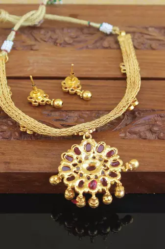 Designer gold plated kempu necklace set