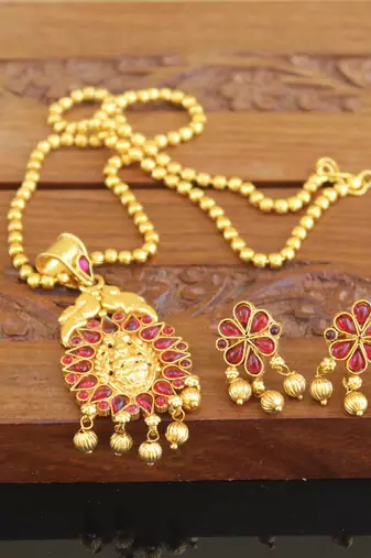 Designer gold plated temple necklace set