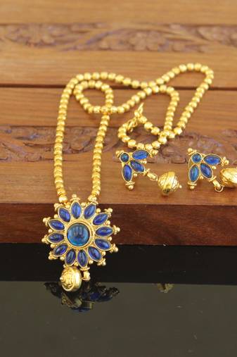 Designer gold plated kempu necklace set