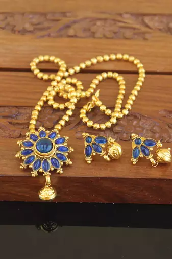 Designer gold plated kempu necklace set