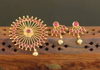 Designer gold plated kempu pendant set 2