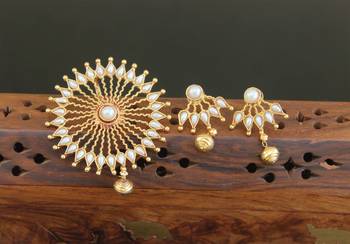Designer gold plated pearl pendant set 1