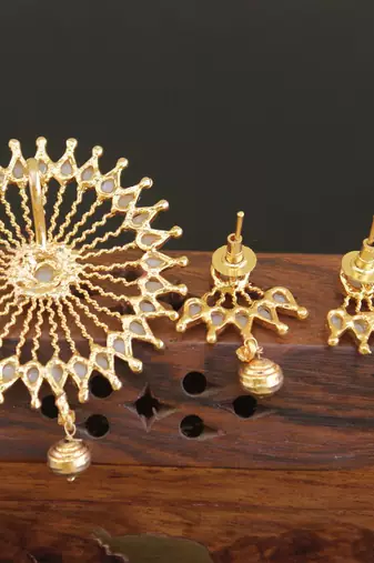 Designer gold plated pearl pendant set