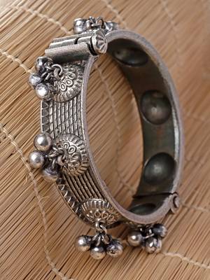 Sasha oxidised silver bracelet with ghungroo embellishment 1