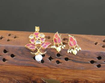 Designer gold plated real kempu pendant set 1