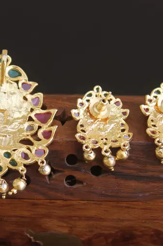 Designer gold plated real kempu temple pendant set