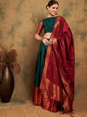 Green Weaving Banarasi Silk Lehenga With Blouse  3
