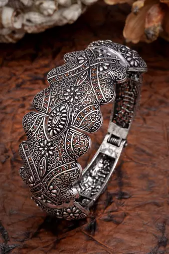 Women silver-toned german silver oxidised kada bangle