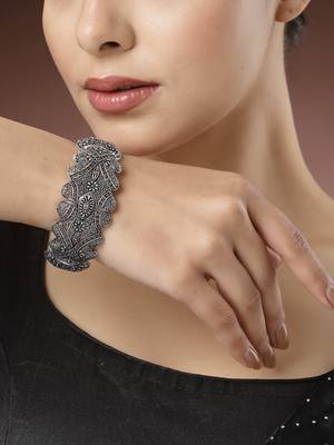 Women silver-toned german silver oxidised kada bangle 4