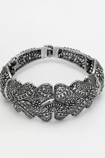 Women silver-toned german silver oxidised kada bangle