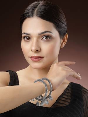 Women set of 2 silver-toned german silver oxidised bangle 2