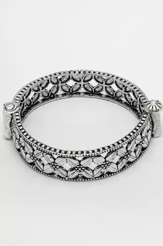 Women silver-toned german silver oxidised kada bangle