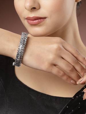 Women silver-toned german silver oxidised kada bangle 2