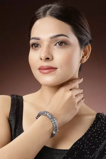 Women silver-toned german silver oxidised kada bangle