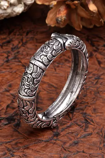 Women silver-toned german silver oxidised kada bangle