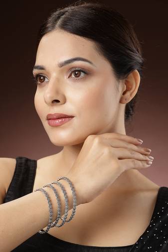Women set of 4 silver-toned german silver oxidised bangles