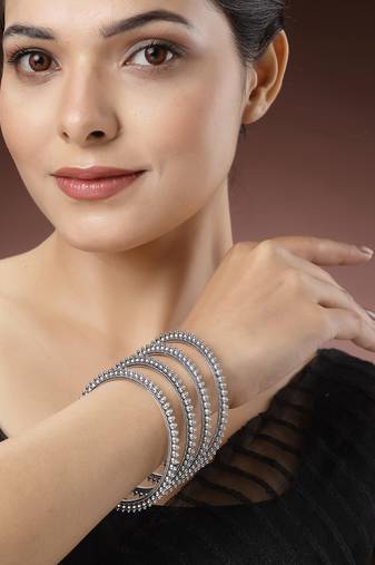 Women set of 4 silver-toned german silver oxidised bangles
