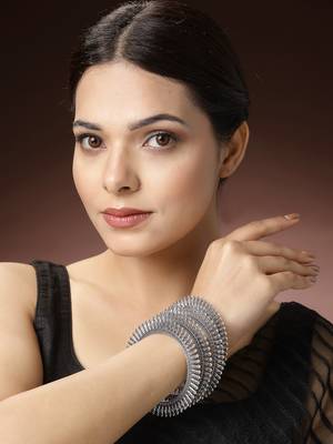 Women set of 4 silver-plated german silver oxidised bangles 2