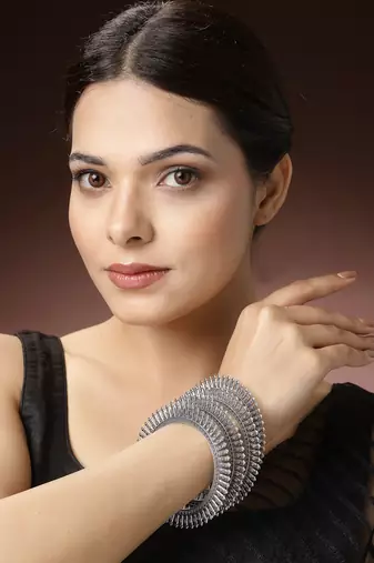 Women set of 4 silver-plated german silver oxidised bangles