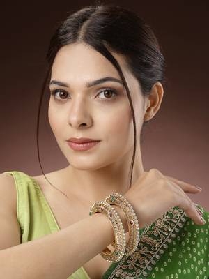 women’s set of 2 gold plated kundan bangles 2
