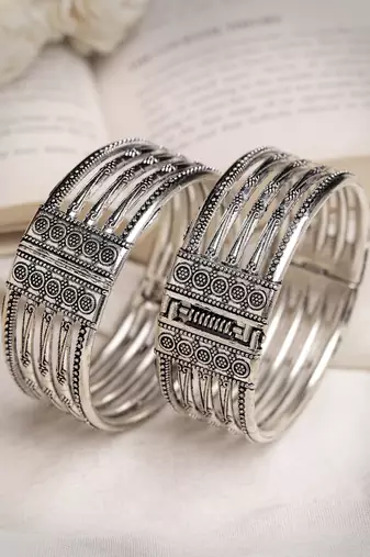Women silver-toned german silver oxidised kada bangle