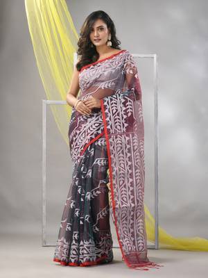 Brown muslin duel-tone saree with jamdani designs 1