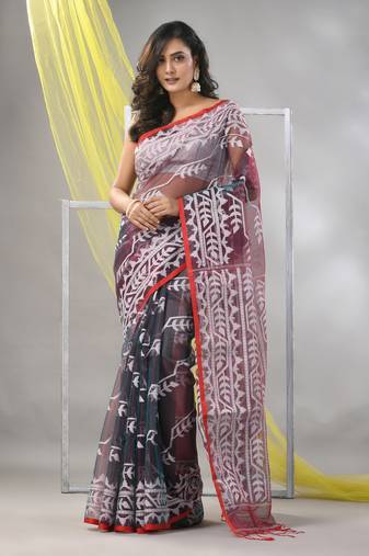 Brown muslin duel-tone saree with jamdani designs