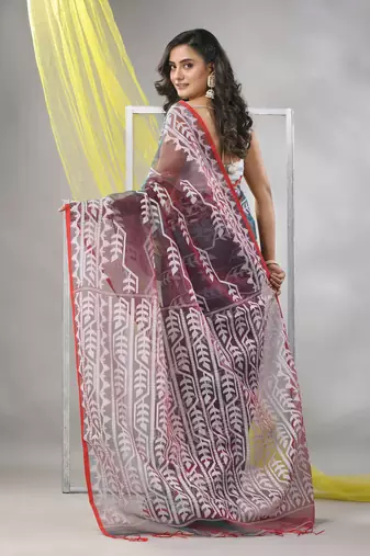 Brown muslin duel-tone saree with jamdani designs