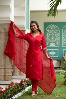 Gajari Red Embroidered Chanderi Straight Kurta Pant and Dupatta Set 2