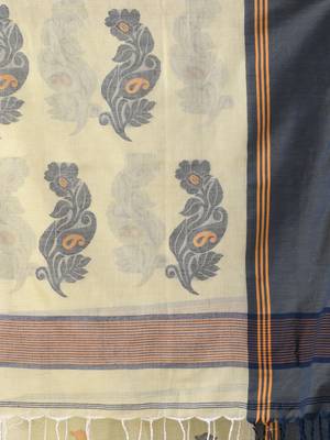 Ecru cotton handspun soft saree with leaf motifs 4