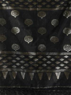 Black silk matka soft saree with stripes pattern 4