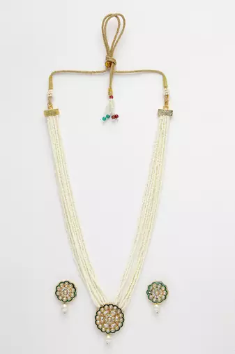 Women white & gold-plated kundan & pearl jewellery set