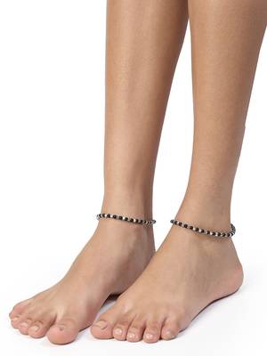 Women set of 2 black beaded anklets 1