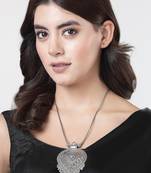 Women rhodium-plated oxidised necklace