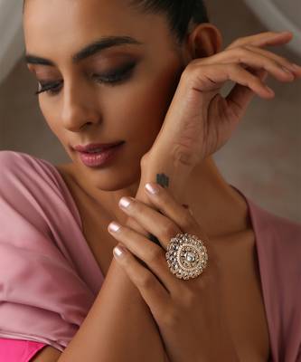 White gold tone polki and pearl ring 1