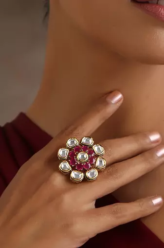 Red gold tone kundan ring