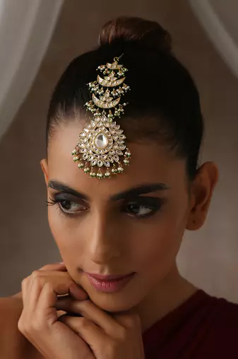 Gold tone moissanite polki maang tikka