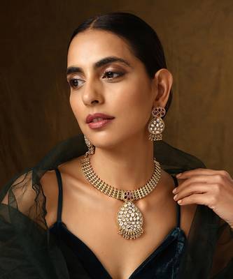 Red gold tone kundan temple necklace set 1