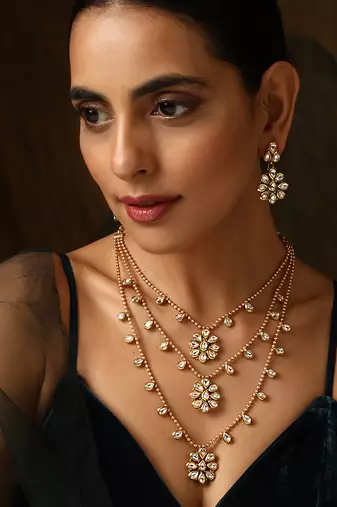 Gold tone kundan layered necklace set