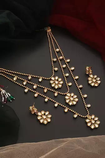 Gold tone kundan layered necklace set