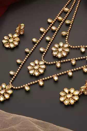 Gold tone kundan layered necklace set