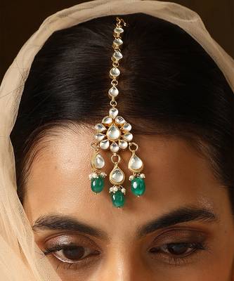 Green gold tone kundan maang tikka 2