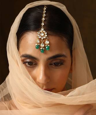 Green gold tone kundan maang tikka 3