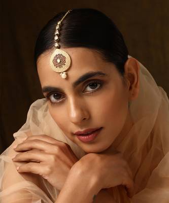 Multicolour gold tone kundan maang tikka 1