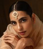 Multicolour gold tone kundan maang tikka