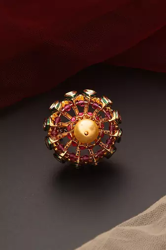 Red gold tone kundan ring