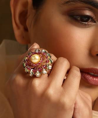 Red gold tone kundan ring 4
