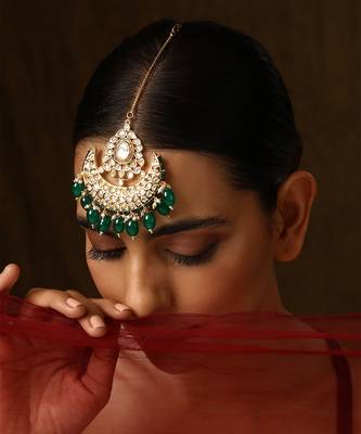 Green gold tone polki maang tikka 4